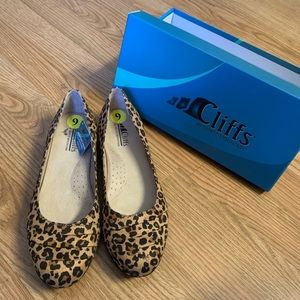 Cliffs by White Mountain Clara Women’s Leopard Ballet Flats